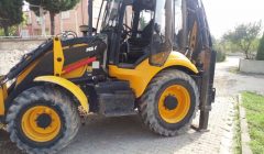 Kiralık jcb makina ve traktör işleriniz itinayla yapılır