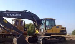 1 ADET 22 TONLUK PALETLI EKSKAVATÖR 2015 MODEL VOLVO.  1 ADET BEKO LOADER JCB 2013 MODEL